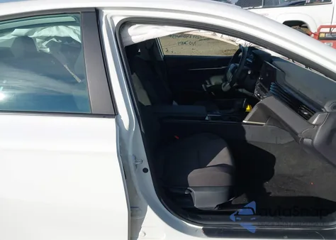 2025 Toyota Camry Le z USA, uszkodzony, nr VIN 4T1DAACK8SU033773